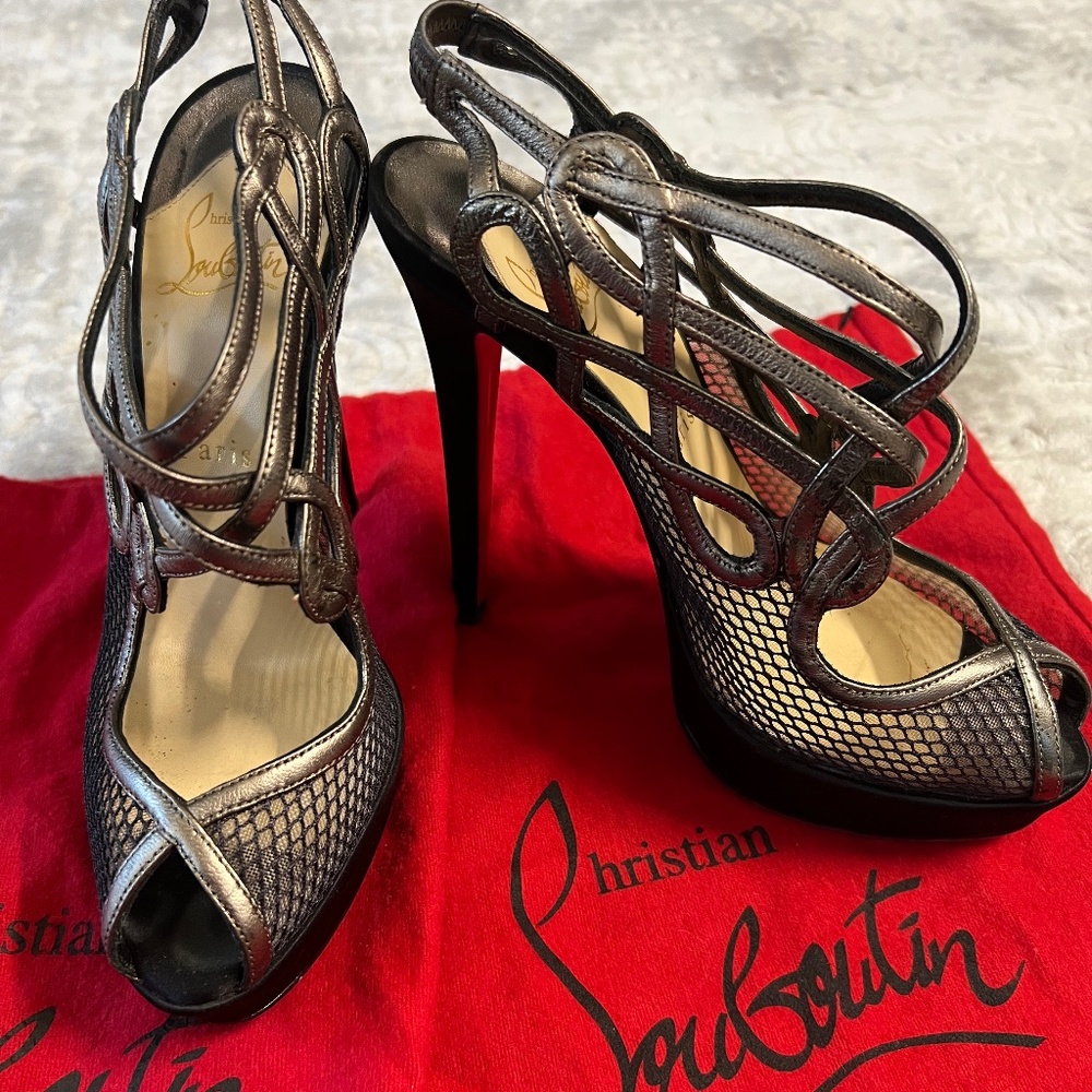 Stunning Authentic Christian Louboutin Slingbacks